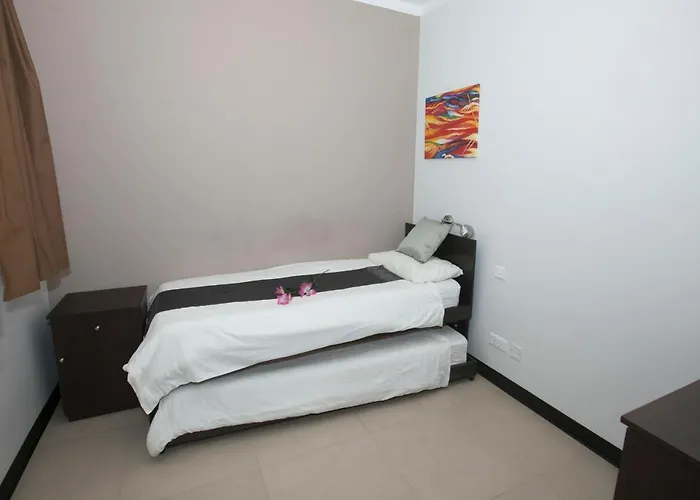 Of Seafront * Xlendi